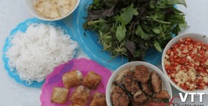 A Hanoi Food tour of local flavors and well-designed stops for a fine dinning outdoor experience. It is FREE with Good Halong Bay Cruises Deal till 2017.