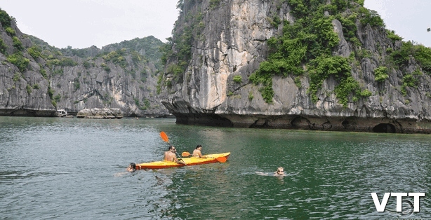 Hanoi 4 Days Package Tour with Halong Overnight Cruise